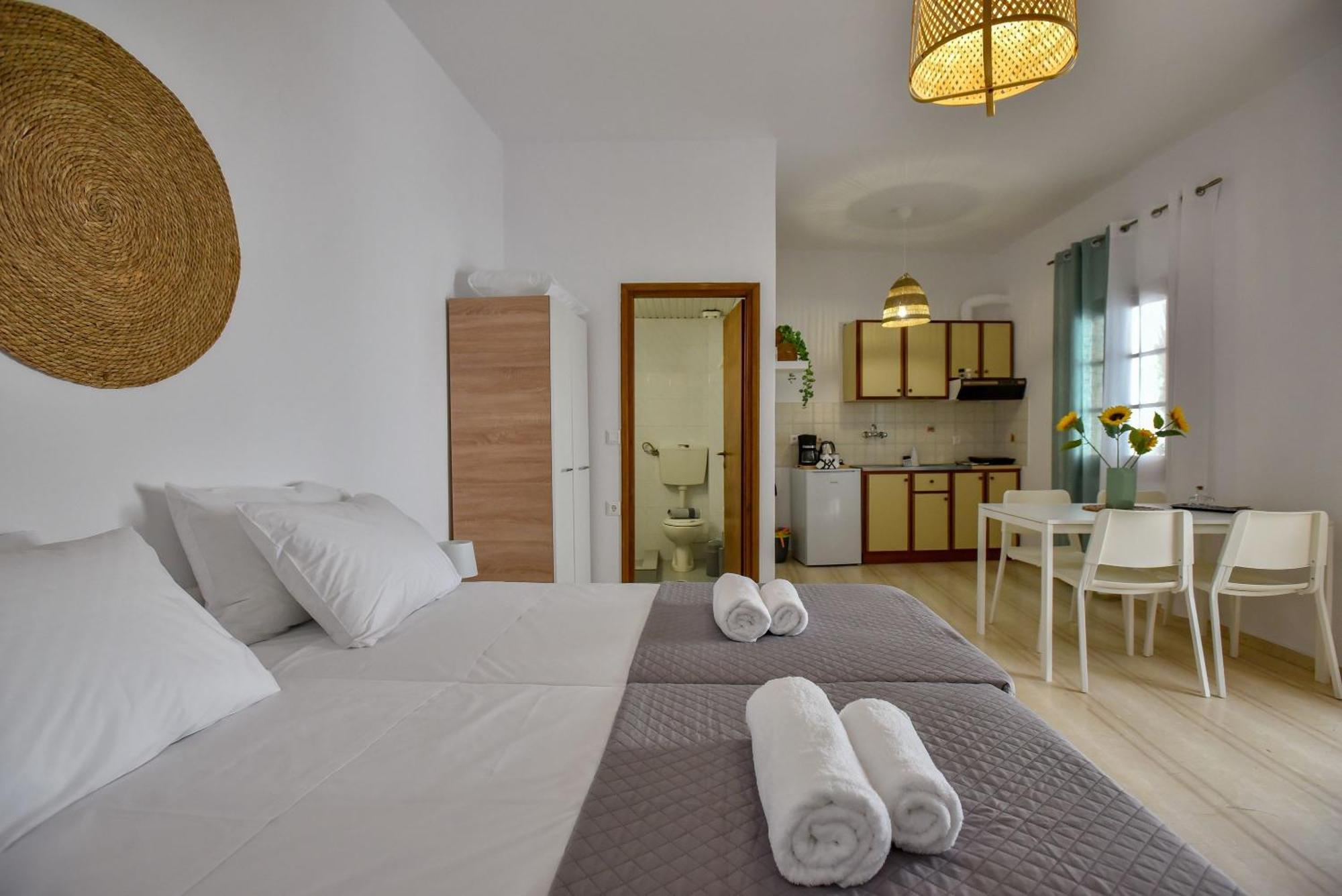 Eva Studios & Apartments Agia Pelagia  Esterno foto